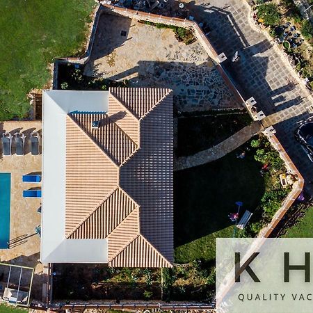 Leo'S Stone Made Villa! Karavádhos Екстериор снимка